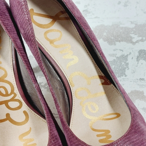 Elegant Burgundy Heels - Picture 10 of 12